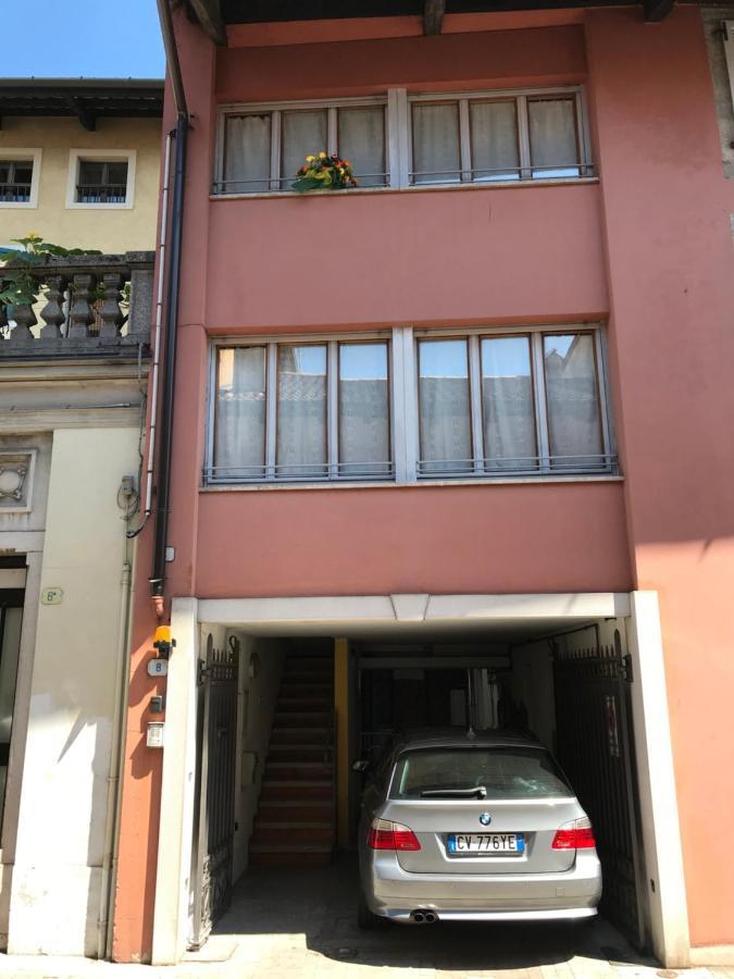 Che Piacere! Udine In Centro Col Posto Auto Apartamento Exterior foto